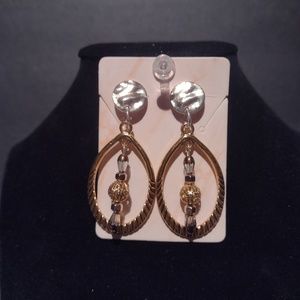 BEAUTIFUL EARRING